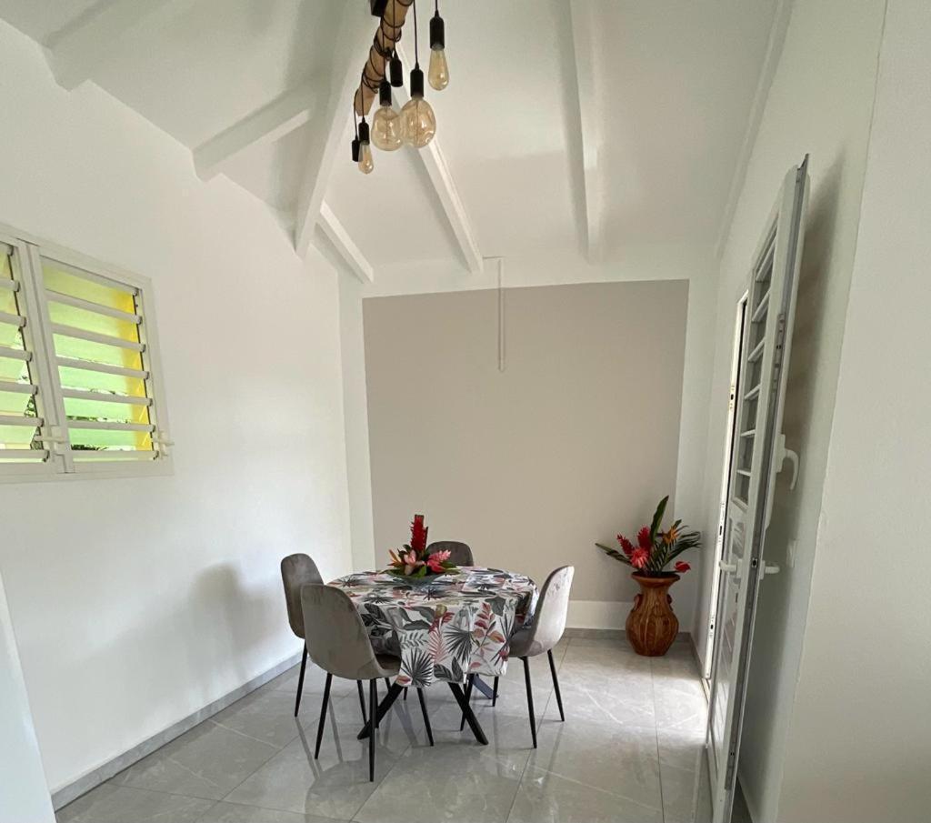 Appartamento Location Les Flamboyants Sainte-Anne  Esterno foto